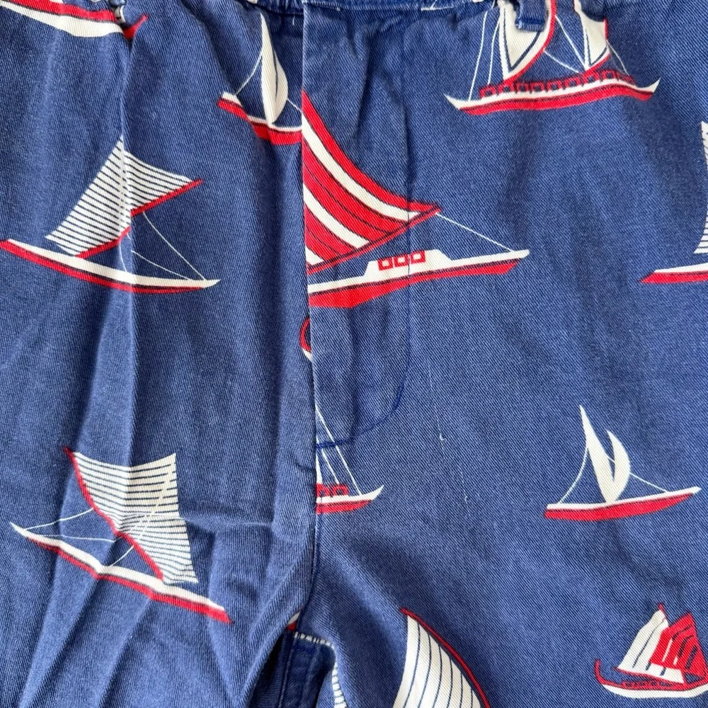 Chubbies USA Sailboats Men’s Shorts Red White Blue 5.5” Size M